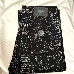 Moschino jeans size 33
